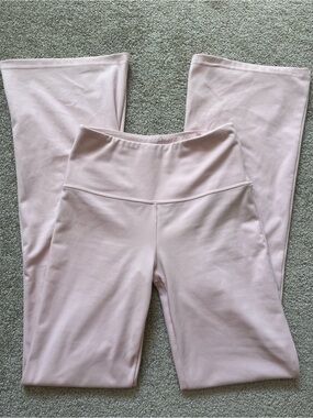 High-Rise Wide-Leg Women’s Yoga Pants — Light Pink
